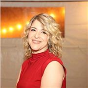 Offro lezioni d' italiano a grandi e piccoli....per passione leggo e scrivo